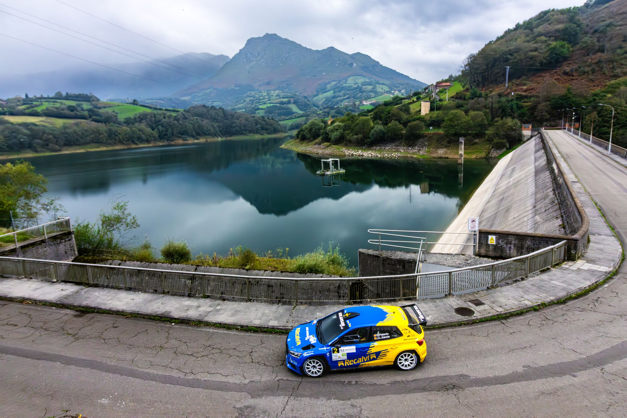 Óscar Palacio suma la séptima victoria en el Rallye junto a Juan Luis García